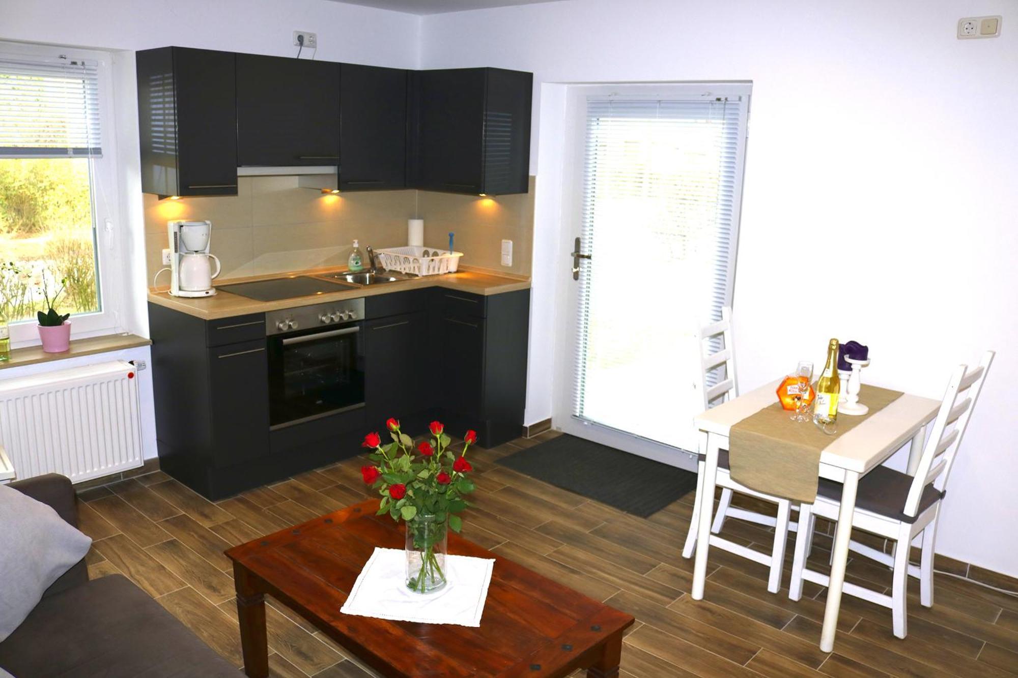 Ferienwohnungen Arp "2D" Mit Terrasse Und Parkplatz Itzehoe Exteriör bild
