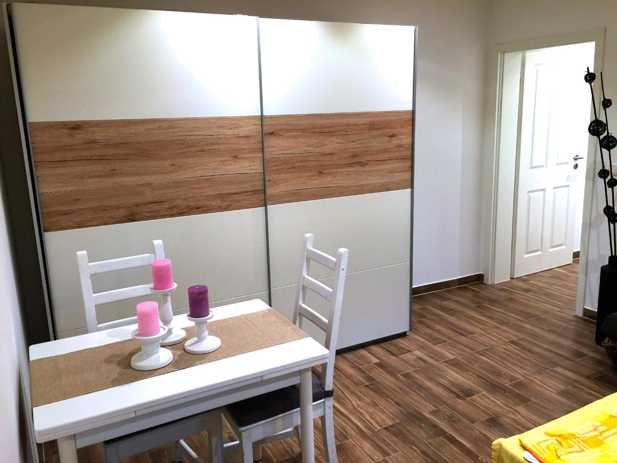 Ferienwohnungen Arp "2D" Mit Terrasse Und Parkplatz Itzehoe Exteriör bild
