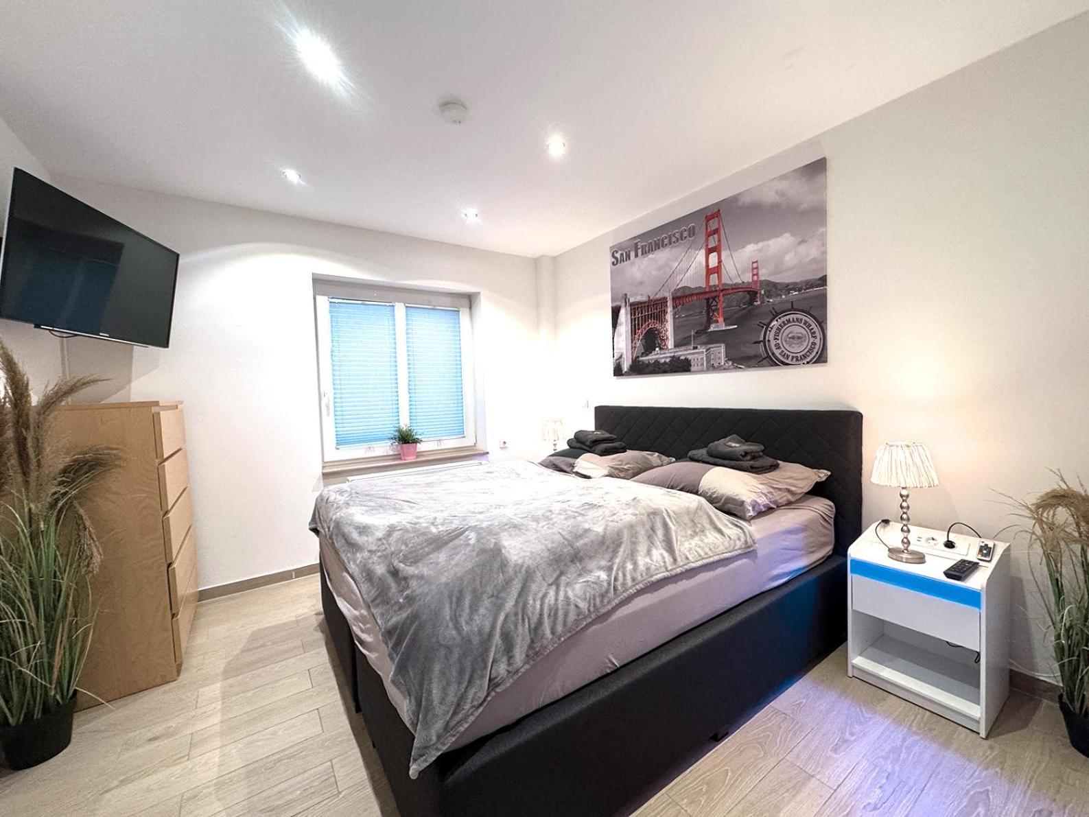 Ferienwohnungen Arp "2D" Mit Terrasse Und Parkplatz Itzehoe Exteriör bild